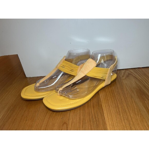 Rouge Shoes Womens Size 8 Yellow Sandals Comfort Flat Strappy Toe Loop Summer - Picture 3 of 11